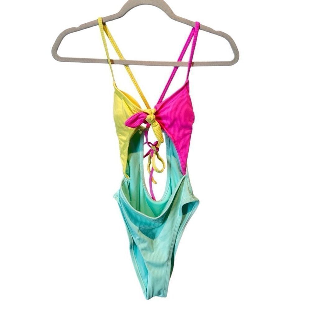 Xhilaration Colorblock Cutout Swimsuit One Piece Ribbed Beach Pool XS
